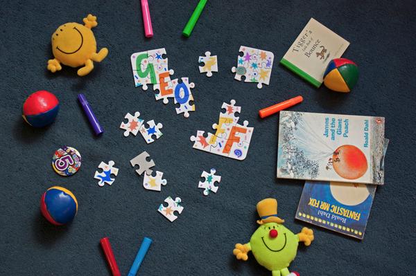 TheGeoffProject's tweet image. #thegeoffproject #geoff #jigsaw #toys #roalddahl 365 days of Geoff No.60
