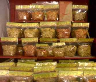 Kripik_Togogs's tweet photo. Ready.nikmati harga special "September ceria"wilayah Bandung free ongkir.berani coba?kami siap antar :) http://t.co/xWPssdMjjM