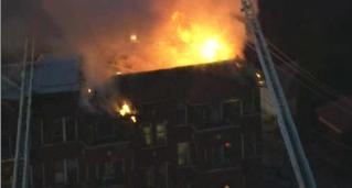nwsgrl's tweet photo. #breakingnews Firefighters are battling a large apartment building in Oak Park.  @susannasongcbs2 is live right now. http://t.co/OcBJnO4hmX
