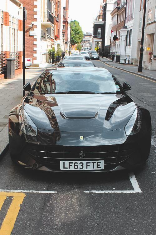 milIionaires's tweet photo. RT if you want to drive a car like this ! http://t.co/lqZcp6mVnY