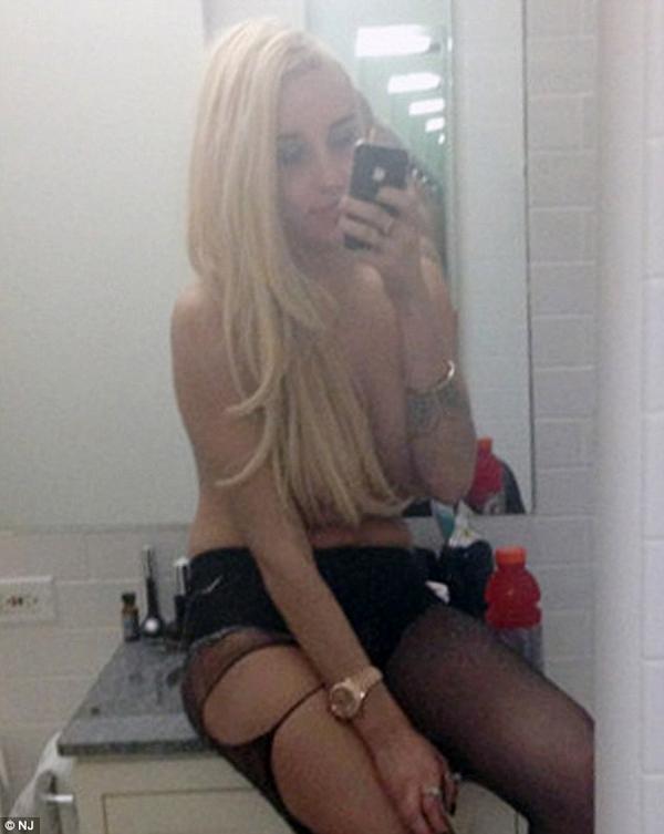 Selfie amanda bynes nude FLOP! TV