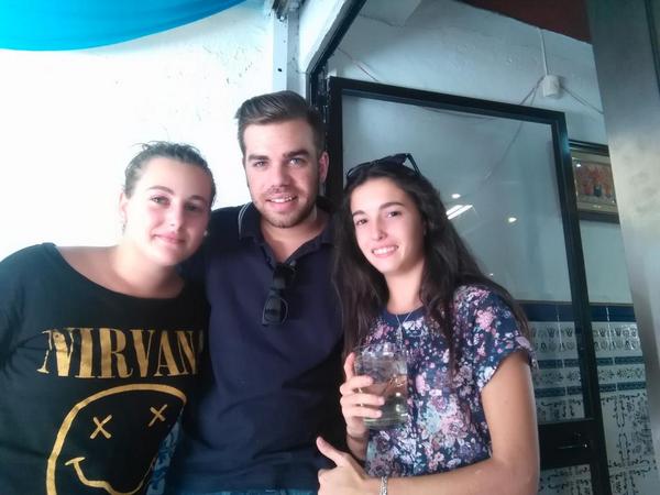Pilii_95's tweet photo. Empecemos bien y fuerte la tarde ;)) http://t.co/ZhrgmqNtcC