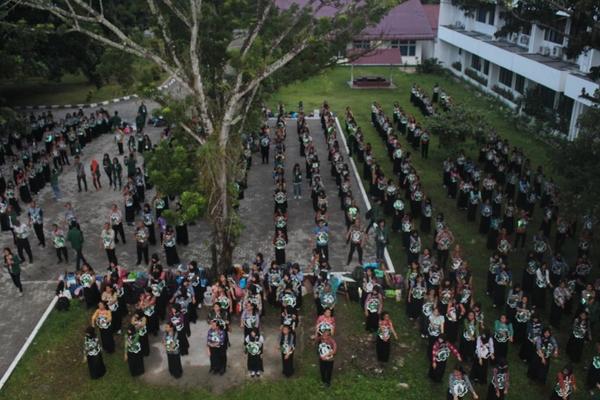 Jd kangen"@PMBFKMUSU2014: Flashback sekelak, ini foto waktu kalian Senam poco2 &amp; morena 😍🙌🙆 "