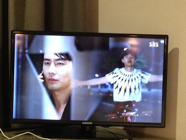 oz_840's tweet photo. ディオが死ぬシーンを見た😭😭😭 http://t.co/W7g9XpSDmo