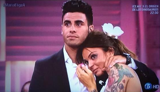 Myhyv_vs's tweet photo. ¿Crees que la decision de @maria_hb18 de irse con @NoelBayarri ha sido un pacto y estaba planificado? RT. SÍ FAV. NO http://t.co/jURCzlfdKg