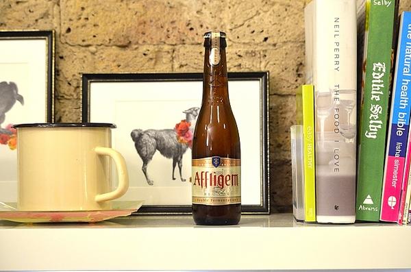 There's no better way to celebrate hump day with an <a href="/Affligembeer/">Affligembeer</a> at your desk! <a href="/thisiscow/">Cow</a>