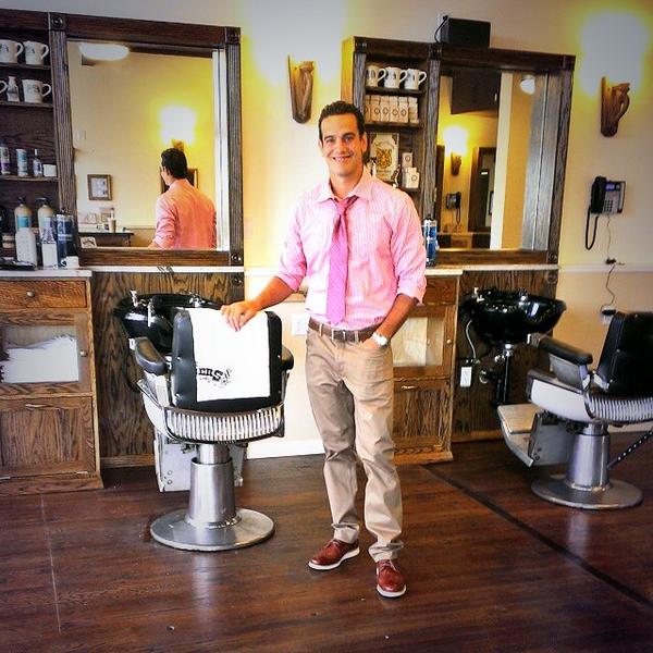 KingofShaves's tweet photo. Steve Zuccato, Di @QueenofShaves husband proudly standing in their new @DSZBarbersInc shop in Nyack, USA. #congrats http://t.co/sUnjDzOPSE