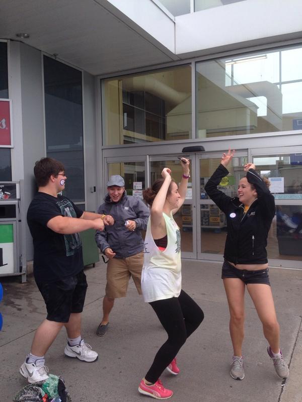 OCUSWizards's tweet photo. Dancing for shinerama @dsuoweek @dsushine @CF_Scotia #dalrockstheboat #dalbeatscysticfibrosis #DALoweek http://t.co/bLj8pZshRe