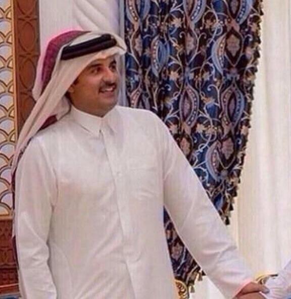 .
.
ماتعترف بالمستحيل ولا تعرف محال
وتقولها وتطولها .. ياراعي العليــــــا
.
.