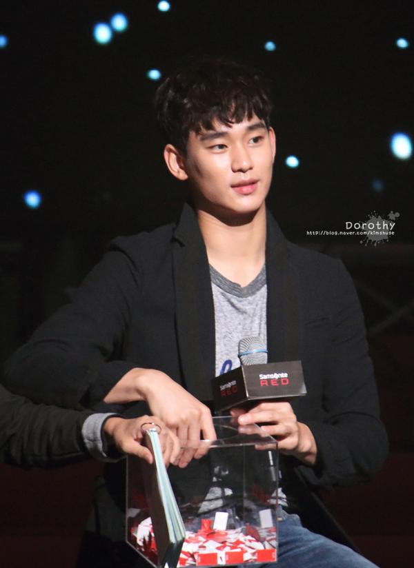 "<a href="/dorothy0216/">Dorothy</a>: 140903 샘소나이트 레드 콘서트 김수현  누가 좀 알려주세요 김수현 왤케 잘생김 ㅠㅠㅠ "