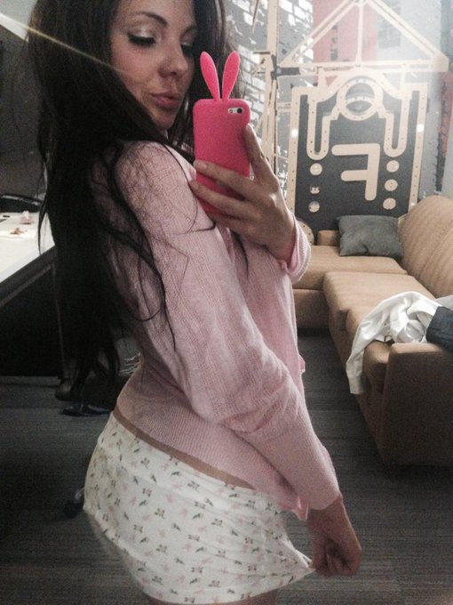 Happy #HumpDay @PlayboySocial @Playboy @playboy_brasil @PlayboyMX @PlayboyMagSA 💋 http://t.co/Ye5IvP<a href="/tag/humpday"class="tags">#HumpDay</a><a class="tags" target="_blank" title="On Twitter" href="/?out=eyJ0eXAiOiJKV1QiLCJhbGciOiJIUzUxMiJ9.eyJpYXQiOjE3MjIzNTcxNTUsImlzcyI6InR3cG9ybnN0YXJzLmNvbSIsIm5iZiI6MTcyMjM1NzE1NSwiZXhwIjoxNzUzODkzMTU1LCJyZWRpcmVjdF91cmwiOiJodHRwczovL3R3aXR0ZXIuY29tL1BsYXlib3lTb2NpYWwifQ.jEEIGLWOz8-DaOJPncoXm35IYO_VRph1LPovZE1-4c4yJdcRaqLJTIGLc-pDMU35iAR3faNyJGCkLis1XSY0NQ">@PlayboySocial</a><a class="tags" href="/tag/playboy">@playboy</a><a class="tags" target="_blank" title="On Twitter" href="/?out=eyJ0eXAiOiJKV1QiLCJhbGciOiJIUzUxMiJ9.eyJpYXQiOjE3MjIzNTcxNTUsImlzcyI6InR3cG9ybnN0YXJzLmNvbSIsIm5iZiI6MTcyMjM1NzE1NSwiZXhwIjoxNzUzODkzMTU1LCJyZWRpcmVjdF91cmwiOiJodHRwczovL3R3aXR0ZXIuY29tL3BsYXlib3lfYnJhc2lsIn0.QT1CnX0YDAwrqVdEkh_npgEDyO73M7txotTr54t7niVcCFkxmL0M_IC8NPzFg5VjkBhZoy-j9m9mezktb3o_8Q">@playboy_brasil</a>