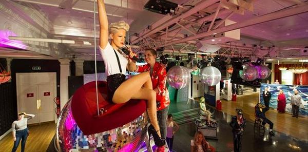 PinkArg_'s tweet image. P!nk - madame Tussauds