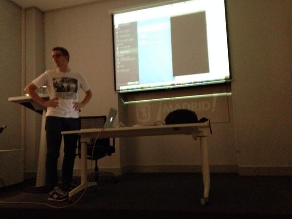 nscoder_mad's tweet image. Disfrutando de la presentación de  @byjuanamn &quot;introducción a CloudKit&quot; #NSCoderMAD
