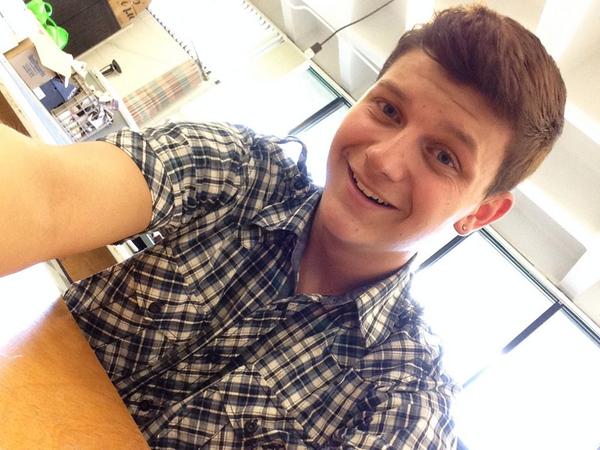 etyler220's tweet photo. I'm so happy that I'm a senior #gayder #gay #cutw http://t.co/10d5IHfPaP