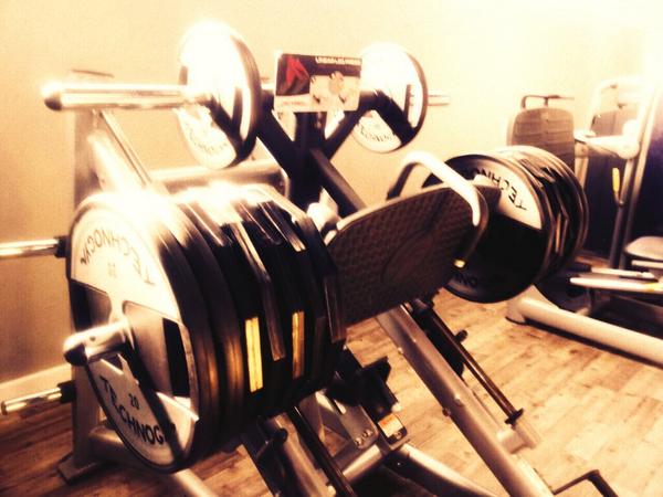 1rubencillo's tweet photo. Buen entrenamiento with sister #pierna 
#empezandopreparacion http://t.co/m1h2DXIHSU