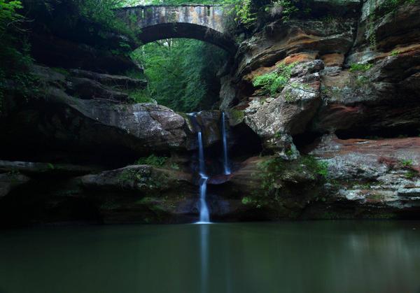 rebahancom's tweet photo. Nice :) "@ASouthern_Gypsy: The Amazing Old Man's Cave Fountain Pool in Ohio, USA http://t.co/HNS83BkPFq"