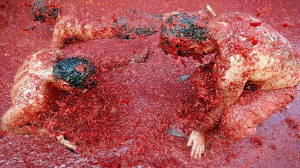 Голландцы устроили помидорные бои из за санкций РФ Голландцы устроили помидорные бои из за санкций РФ
