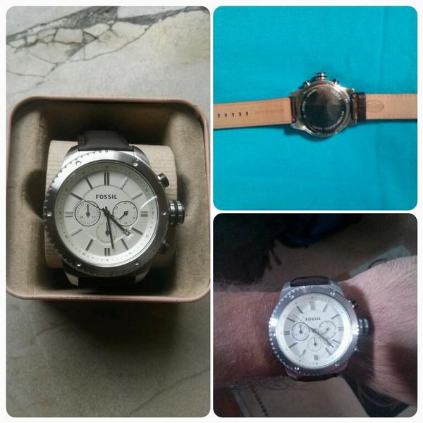 Zona_sale's tweet image. @compraRTventa Vendo Fossil 100% original, nuevo, en caja, resistente al agua 50m $160, pin:7A77B44C,cel:0996519186