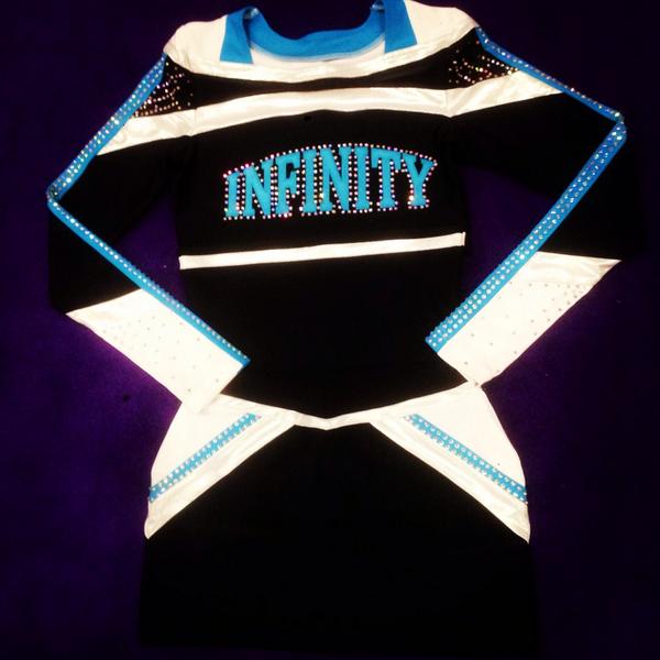 skintandmint's tweet photo. Pretty much in love with the new cheer uniform #InfinityAllstars http://t.co/fITMz6fN5W