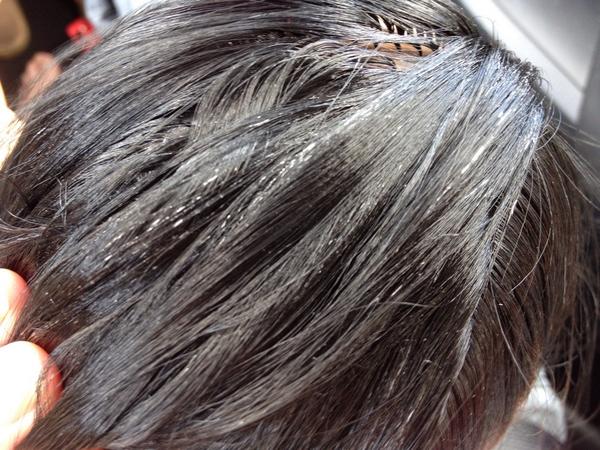 BogleJill's tweet photo. White gunk in Pocahantas' hair? Just bought Animator Series in Orlando - my daughter is in tears. @WaltDisneyWorld http://t.co/v3U5J7mKzx