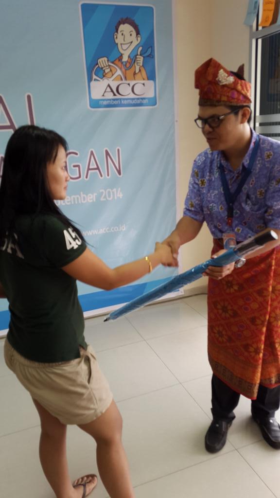 shechildish's tweet photo. Payung Cantik untuk Customer #HariPelangganACC2014 http://t.co/9M69ZUt8rD