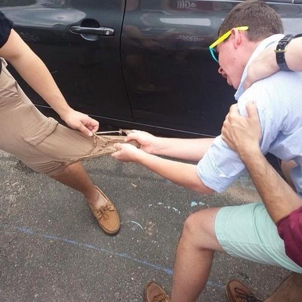 FratofAmerica's tweet photo. Fucking cargos... #CargoEmbargo http://t.co/UGRszeelDU