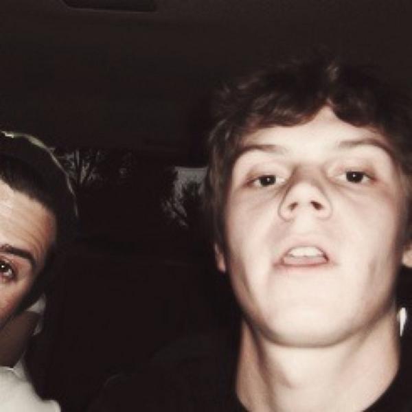 evan duh tweet media