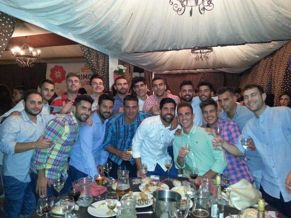 Los colitas empezando la feria en <a href="/marimorenArahal/">Marimorena</a>