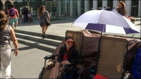 rokorcholis's tweet image. @JavierLopezDiaz #DeLoco
Fanáticos de Apple ya hacen fila para comprar el iPhone 6, el cual todavia no se anuncia!!