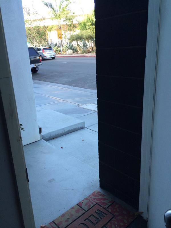 mattresovich's tweet photo. @lizbeth010 it doesn't work for me. Leaving valuables outside is the opposite of delivery. http://t.co/LOI8zfgTD6