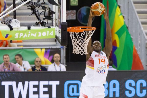 sergeibaka's tweet photo. Otra gran victoria de equipo.. Muy contentos por quedar 1s de grupo. Gran afición en Granada! #SomosEquipo #Spain2014 http://t.co/OVU2EBIvId
