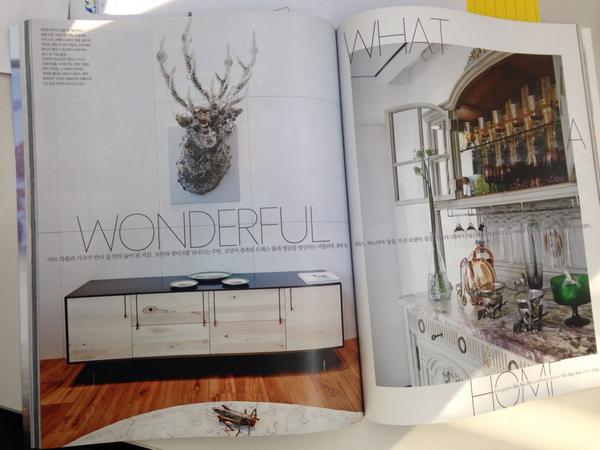 ELLE_KOREA's tweet photo. ELLE Decor 가을호, 궁금하실껄요. 장안의 화제입니다, 지금. #엘데코 #ELLEDecor #엘르데코 #데코 #BeautifulWorkplace #한남청담리빙숍맵이선물로 http://t.co/Z55KvSqvQu