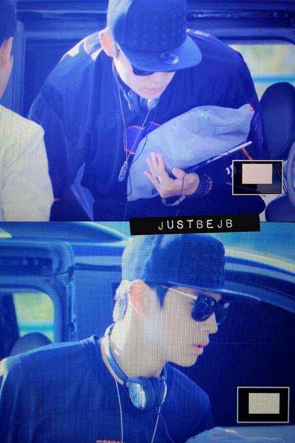justbejb_jb's tweet photo. 140904 김포출국 #JB #GOT7 프리뷰 http://t.co/d00U8Wpal9