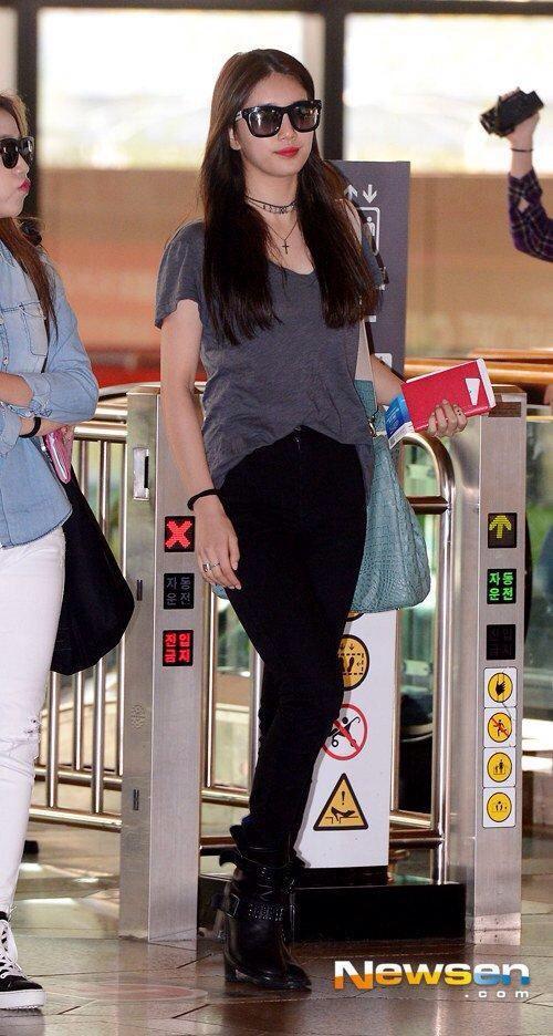 hello4u0's tweet photo. “@Suzy4everfan: “@portevy: @missA_suzy i love your style for today :))) http://t.co/ZjQtJ9dRap””
