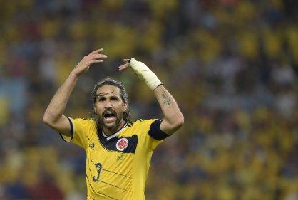 rcnradio's tweet photo. Escuche el llamado de atención del Policía por inconveniente con Mario Alberto Yepes
http://t.co/4SYD6Fq8h0 http://t.co/FPBWGNoroW