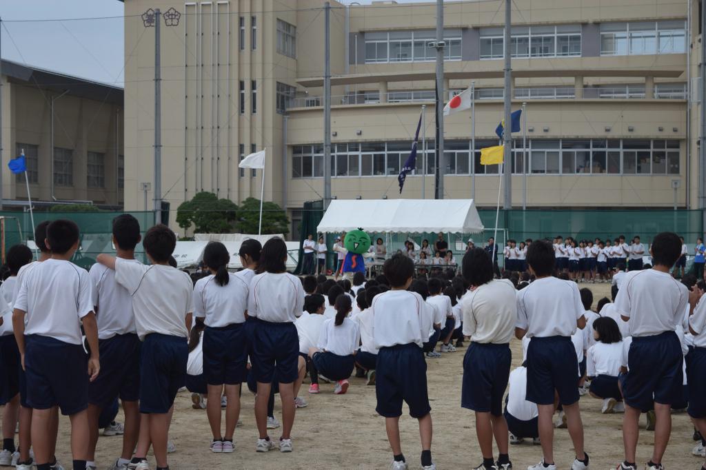 すだちくんオフィシャル 公式 きのうは新野高校 富岡東高校 徳島中央高校へ学校訪問したよー どうもありがとうー Http T Co Yxkagw3d2l Twitter