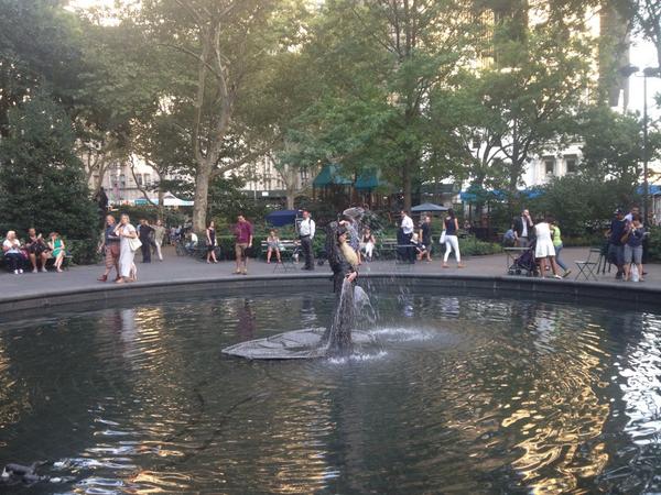 halfgallery's tweet photo. Rachel Feinstein's #LastDaysofFolly in Madison Square Park with @Cynthia_Rowley fountain dress http://t.co/ijEv2xffLA