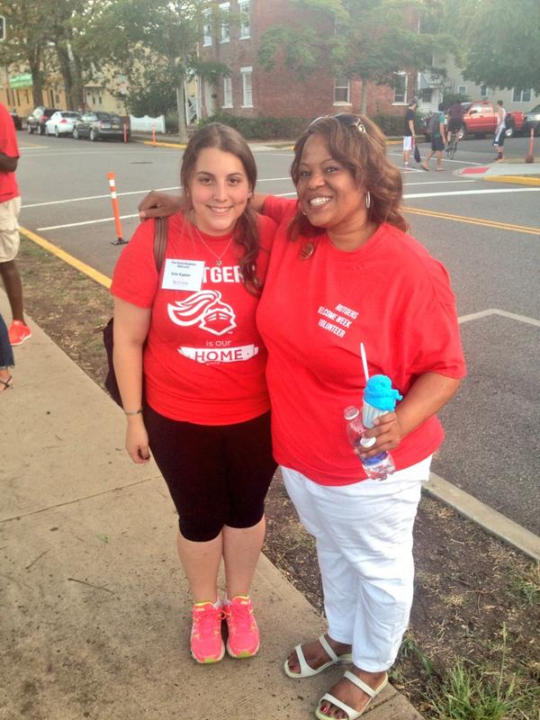 erinkaplan_'s tweet photo. had a great time volunteering at the @RutgersU #GoodNeighborProgram tonight! I got a picture w/ @FeliciaMcGinty #RU http://t.co/KK6HKM9Fis