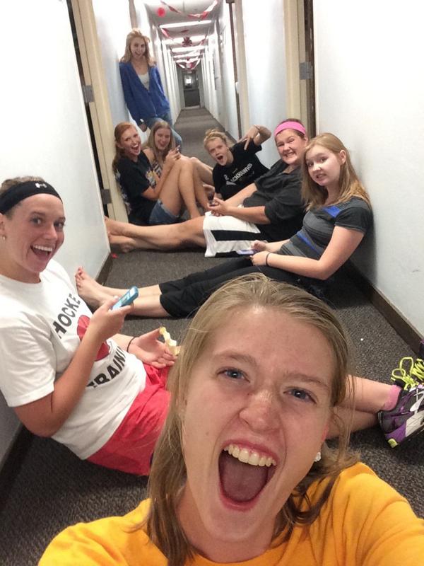 AmyRankila's tweet photo. I โค๏ธ College #firstfloorcrew http://t.co/fOqIj70dST