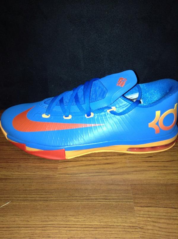 SweeperXG's tweet image. New shoes :)