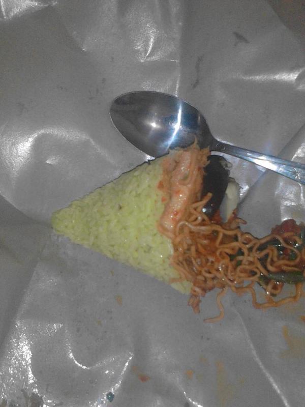 Kita makan nasi
Bukan makan reklamasi