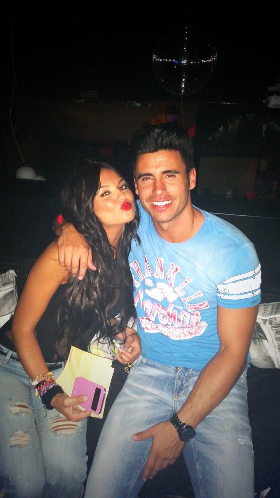 NoelBayarri's tweet photo. Gracias Ponferrada, gracias mojitos! 
@maria_hb18 http://t.co/SIkwrwh9FY
