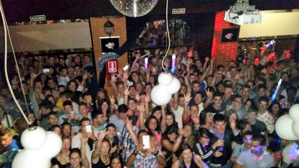 NoelBayarri's tweet photo. Gracias Ponferrada, gracias mojitos! 
@maria_hb18 http://t.co/SIkwrwh9FY