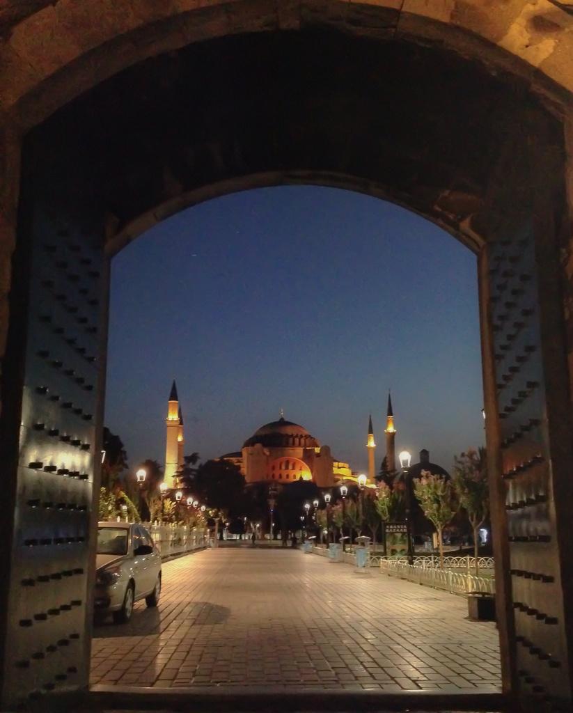 Bwq7BlkCYAEREPB.jpg:large