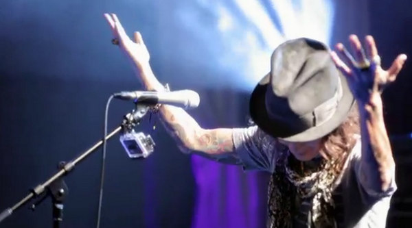 LindaPerryProj's tweet photo. RETWEET if you’re watching the SEASON FINALE of Make Or Break: The #LindaPerry Project TONIGHT + 11/10C on @VH1! http://t.co/0rlSalKTP9
