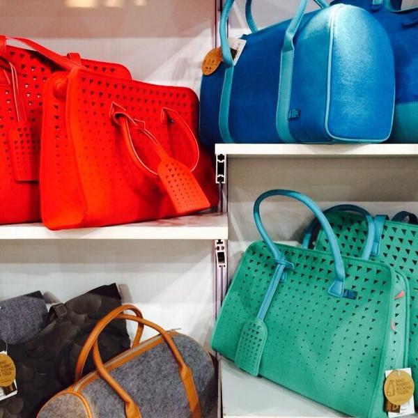 mrktstoreindia's tweet photo. @MissMalini @TeamMissMalini Come check us out #designone #coolbags http://t.co/nVP2S8cvas