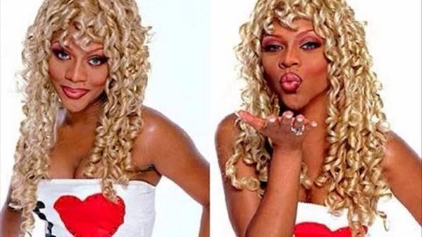 LilKimQueenBe's tweet image. @LilKim #HARDCORMIXTAPE #911 #7DaysCountDown #KILLERBEES Pay The Hatters No Mind !!!! HARDCORE IS ABOUT TO DROP