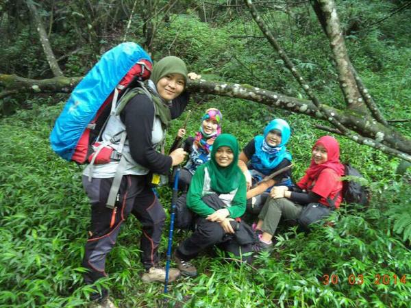 Hijab tdk mnghalangi kita mlangkah lbih tnggi #InternationalHijabSolidarityDay " <a href="/stalakto/">Stalakto</a> <a href="/SMAN23JKT/">SMAN 23 JAKARTA</a>