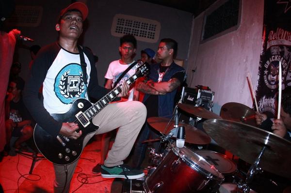 THROWBACK BALI tweet media