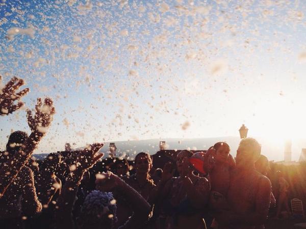 RuferEventos's tweet photo. Fiesta de la espuma...así son los atardeceres de Animaciones Rufer!! http://t.co/iWjiTewG52